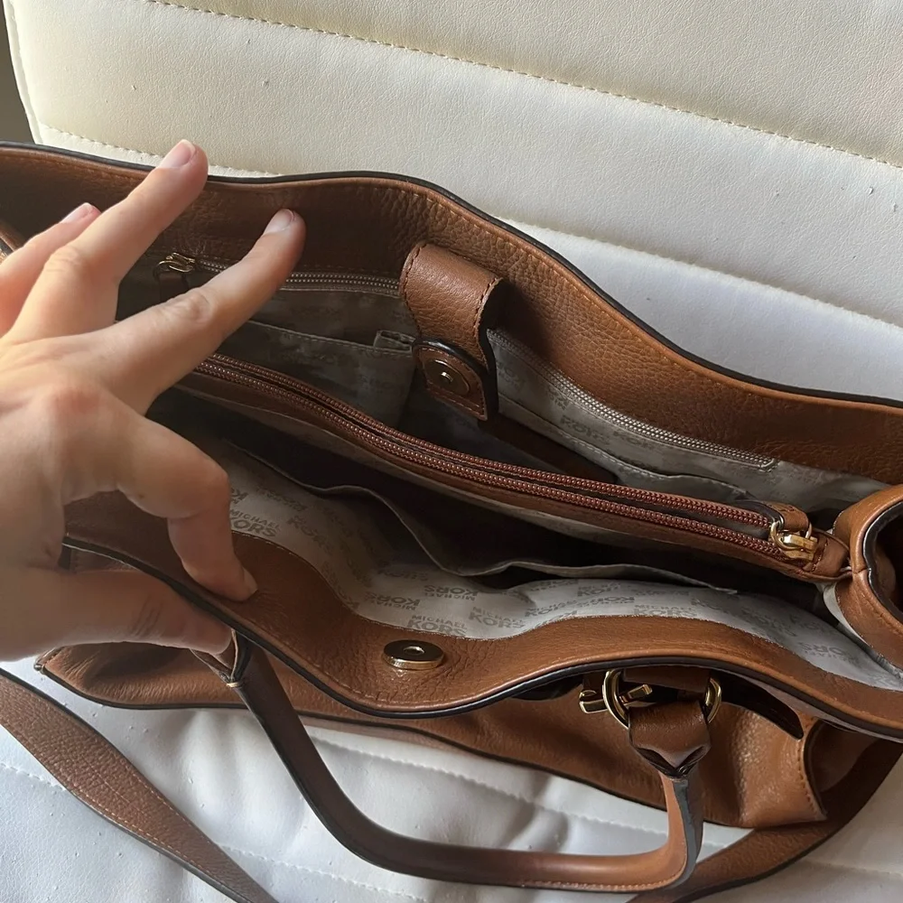 Michael Kors Brown Leather Shoulder Bag Large Tote Multi Pocket - Picture 4 of 4